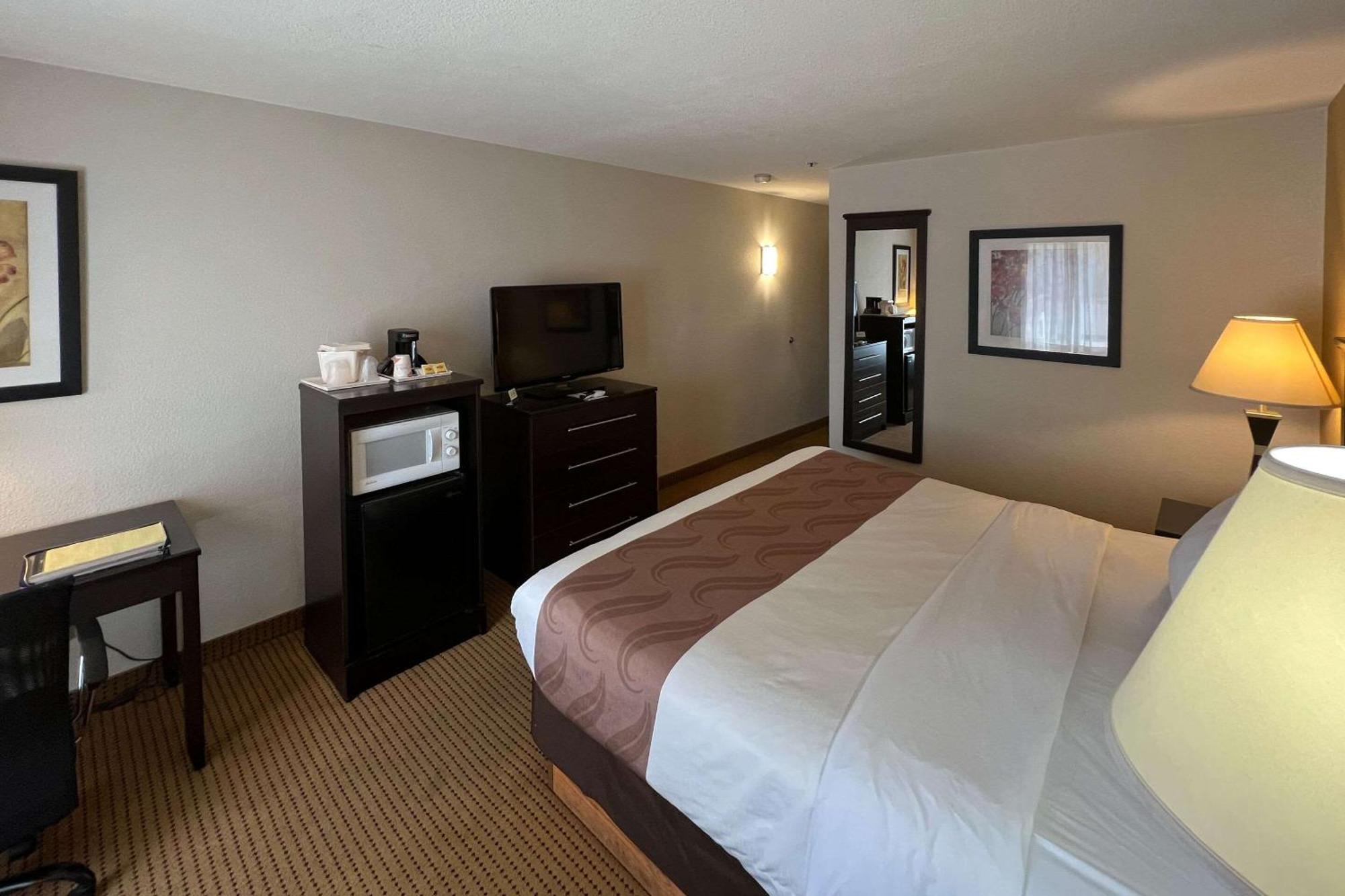 Quality & Hotel Farmington
